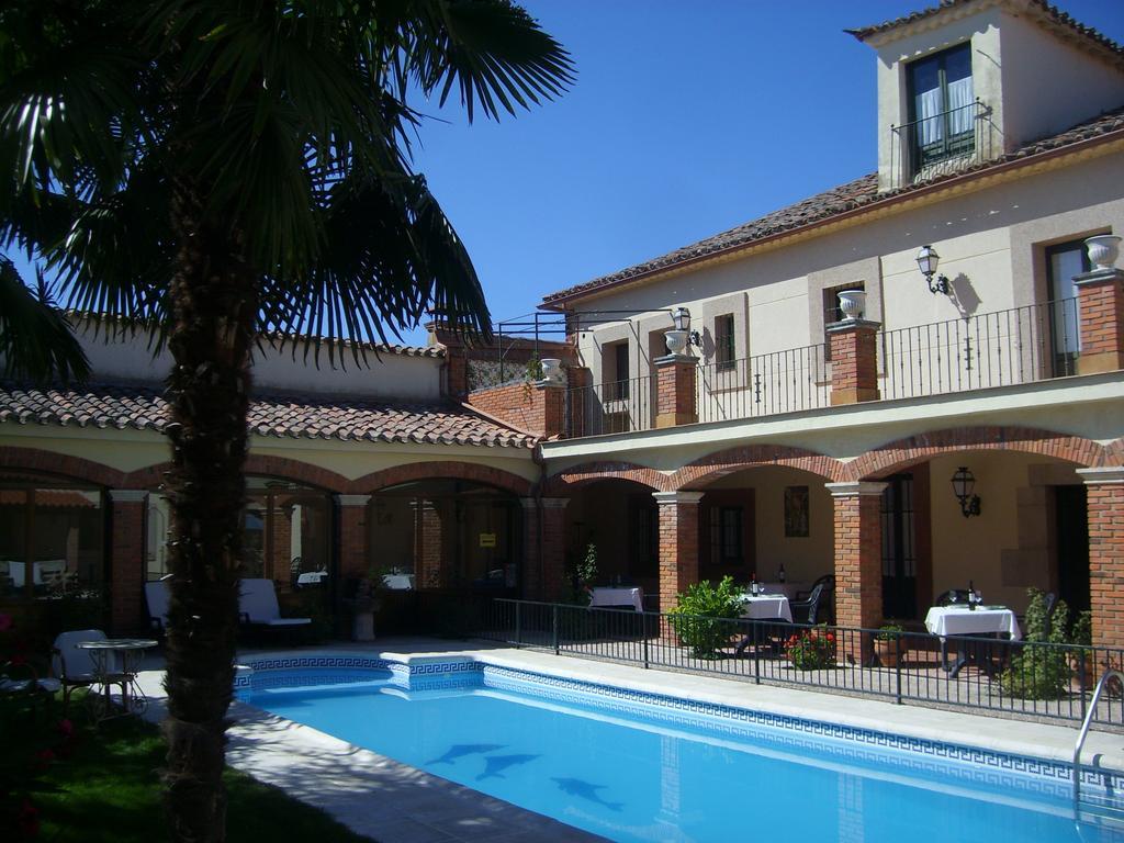Palacio De Monfarracinos เบนาเบนเต ภายนอก รูปภาพ